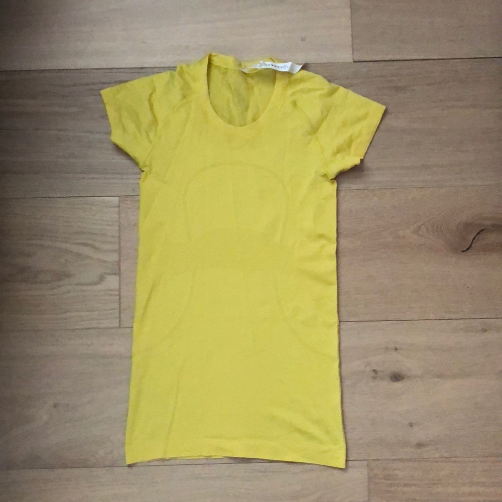 BNWOT LULULEMON SWIFTLY TOP